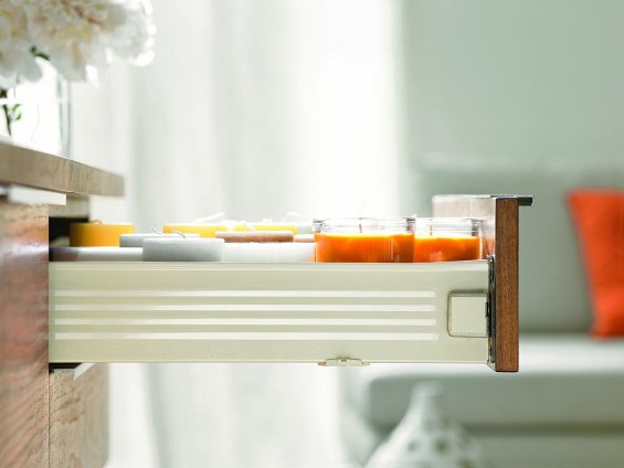 Ящик METABOX (высота М 86, глубина 450 мм) кремовый